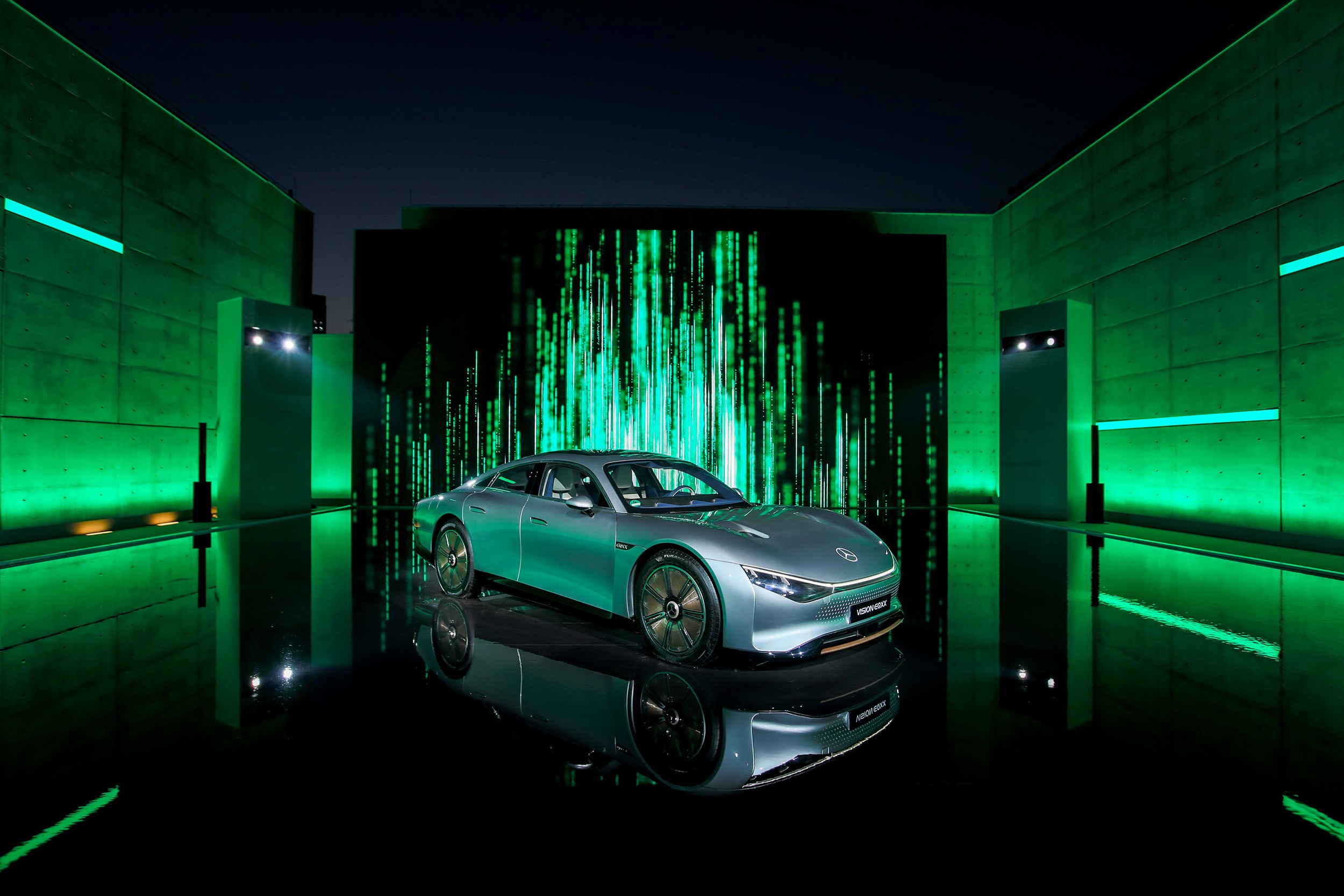 梅赛德斯-奔驰vision eqxx科技艺术展开幕_买车网