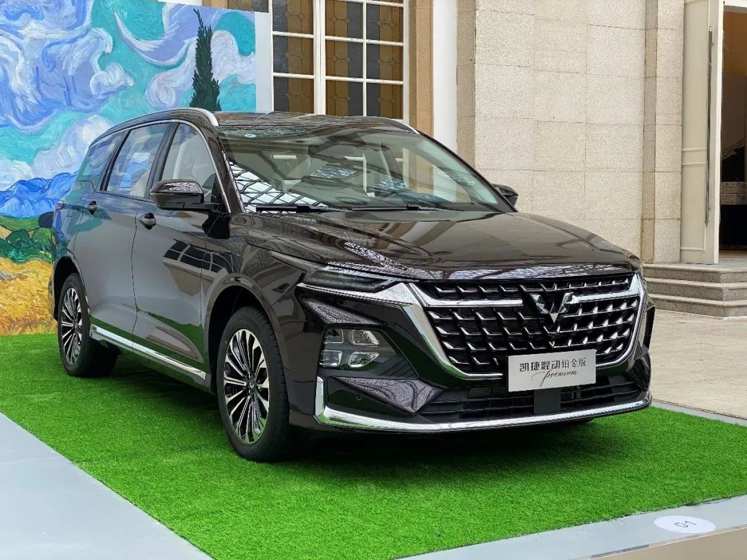 静态体验五菱凯捷dht铂金版,最广大的人民群众需要的混动mpv_买车网
